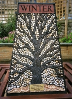 Winter with the tree without leaves or fruit. - click to enlarge Winter with the tree without leaves or fruit.