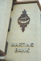 Shows the relationship between the panel and the building.