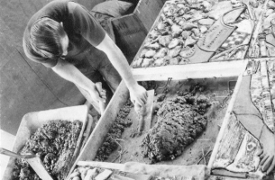 Making the Ingatestone mural - click to enlarge Making the Ingatestone mural